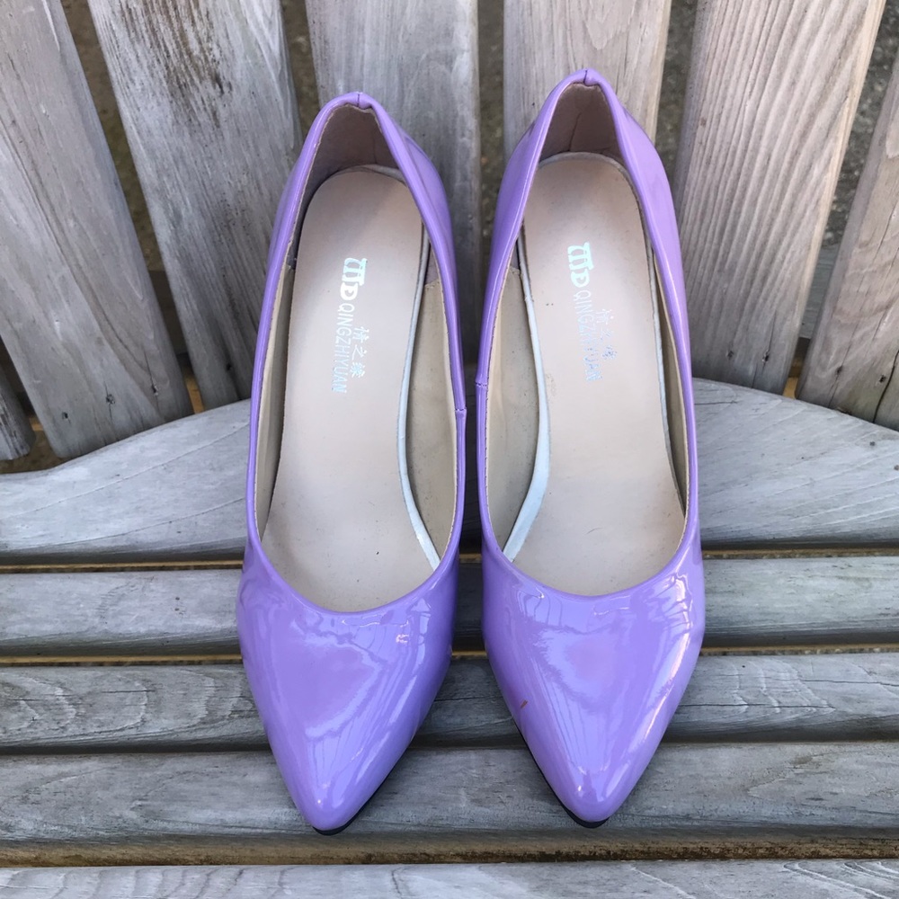 Beautiful lilac lavendar patent purple heels pumps stilleto